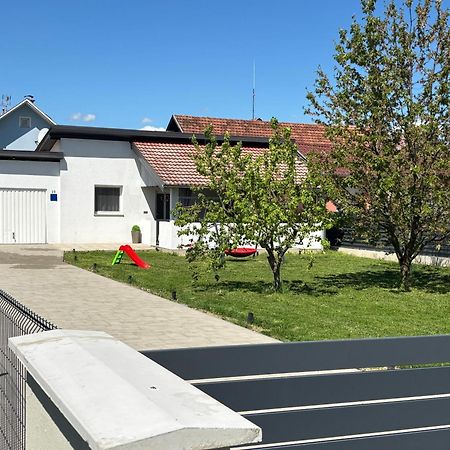 Kod Dide - Entry With Pin 0-24H Apartment Slavonski Brod Exterior photo