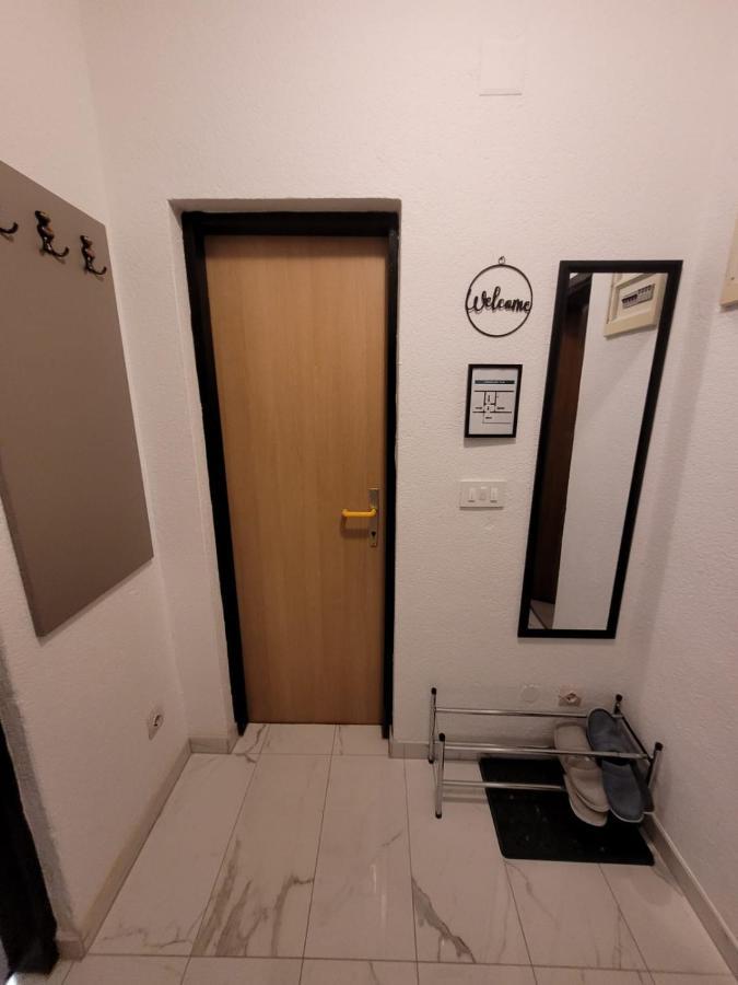 Kod Dide - Entry With Pin 0-24H Apartment Slavonski Brod Exterior photo