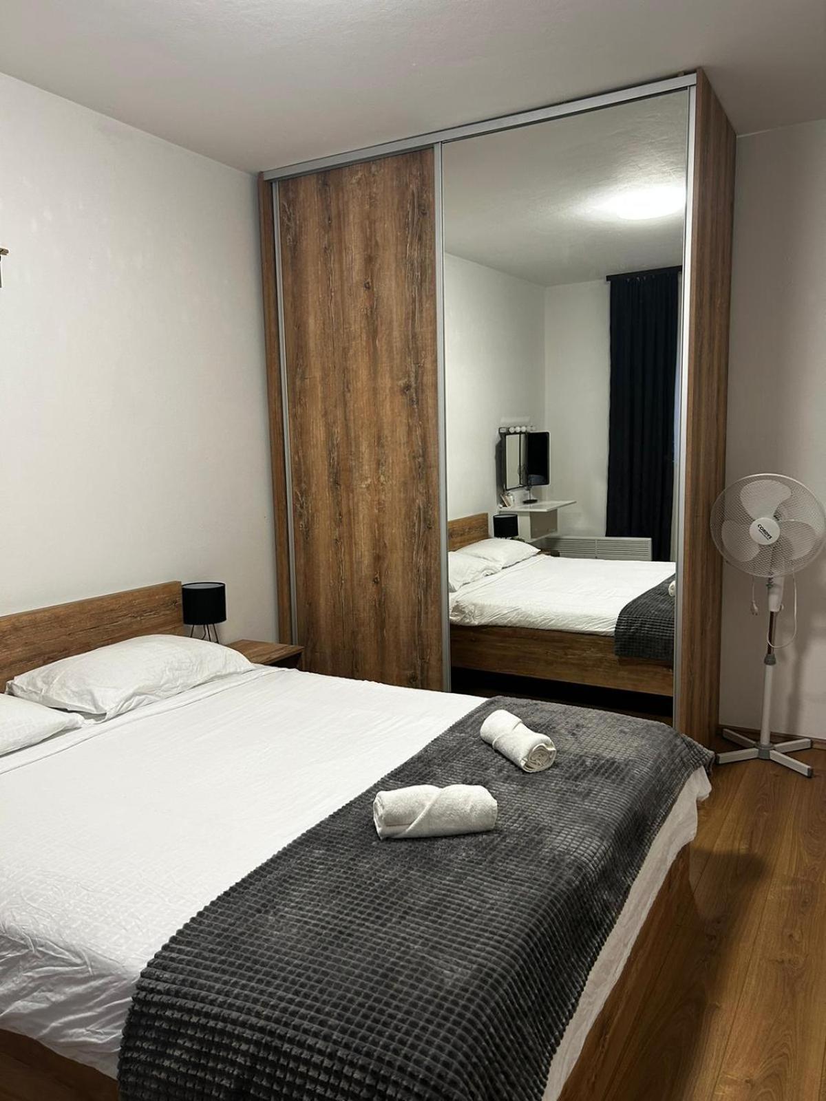 Kod Dide - Entry With Pin 0-24H Apartment Slavonski Brod Exterior photo