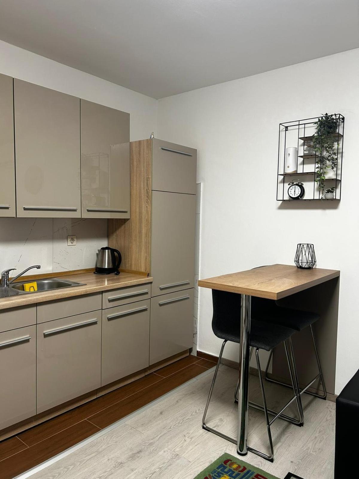 Kod Dide - Entry With Pin 0-24H Apartment Slavonski Brod Exterior photo